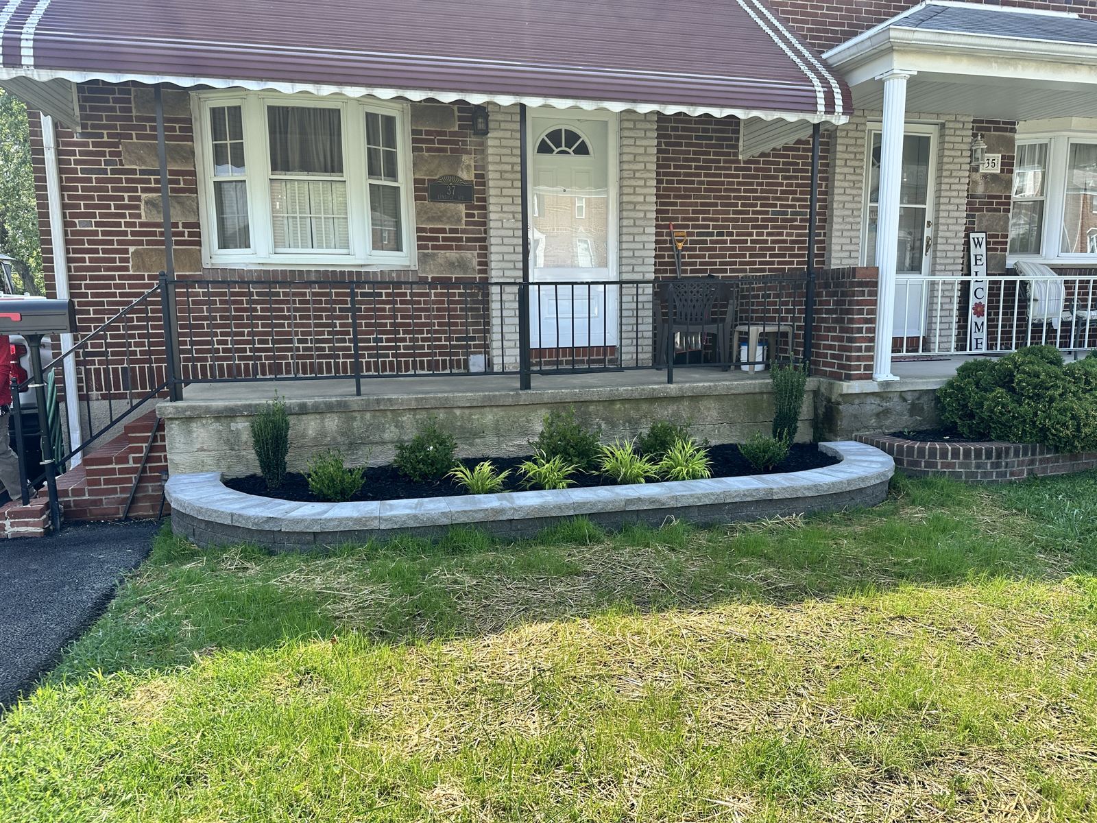 Retaining wall built by PTG Landscape in Maryland