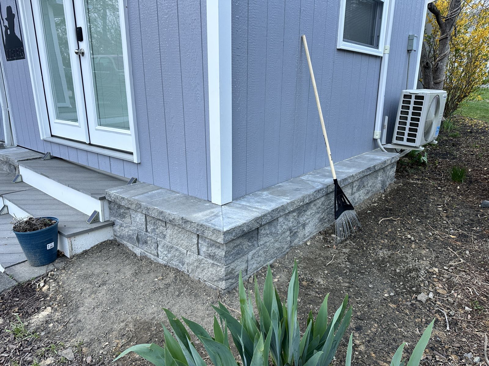 Retaining wall built by PTG Landscape in Maryland