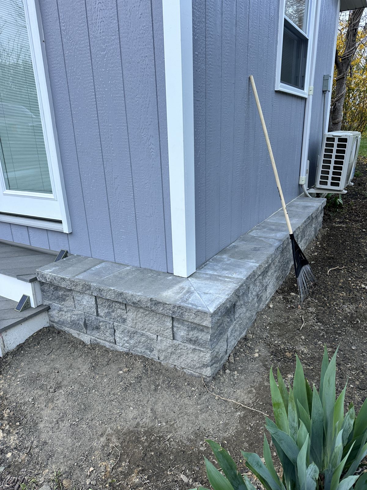 Retaining wall built by PTG Landscape in Maryland