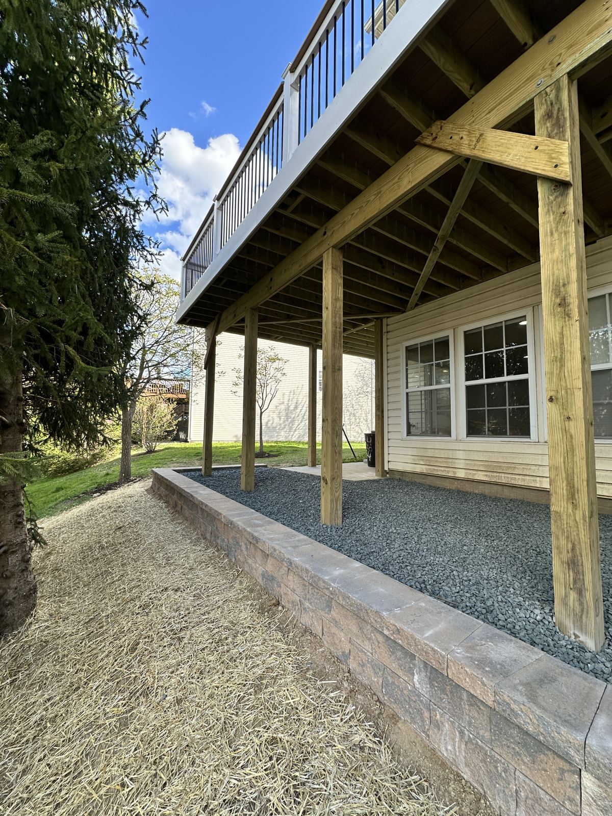 Retaining wall built by PTG Landscape in Maryland