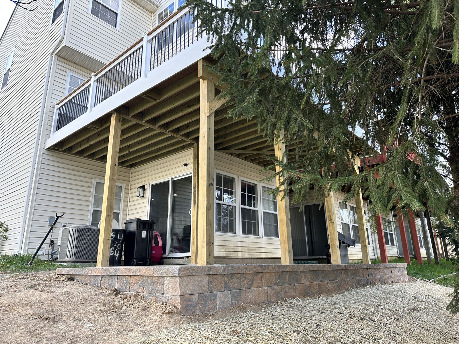 Retaining wall built by PTG Landscape in Maryland
