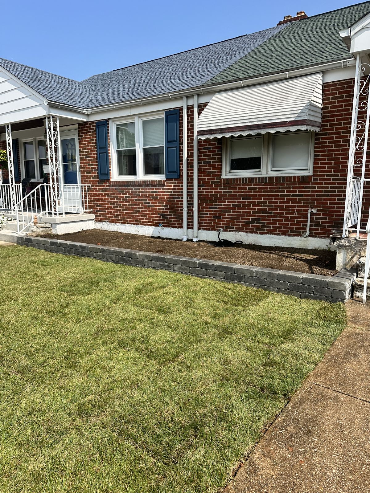 Retaining wall built by PTG Landscape in Maryland